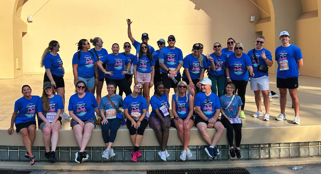 team participating in 5k running event
