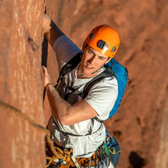 healthcare traveler rock climbing 338 x 338